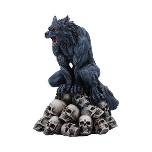 Gothic Werewolf on Skulls – Hand-Painted Resin Figurine Horror Lycanthrope Statue 15cm