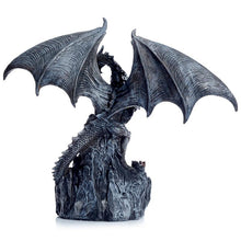 Laden Sie das Bild in den Galerie-Viewer, Magic Silver Castle Guardian Dragon Figurine - Fantasy Statue Ornament
