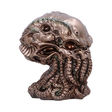 Laden Sie das Bild in den Galerie-Viewer, Bronze Cthulhu Skull Figurine  James Ryman 20cm  Resin Artwork Inspired by Cthulhu
