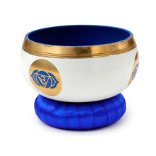 Laden Sie das Bild in den Galerie-Viewer, Third Eye Chakra Healing Singing Bowl – Meditation Sound Bowl with Cushion &amp; Stick
