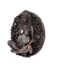 Laden Sie das Bild in den Galerie-Viewer, Gaia Mother Earth Wall Plaque Wicca Pagan Altar Decor Shrine Gothic Decor 15cm
