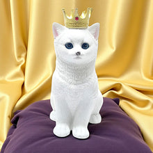 Laden Sie das Bild in den Galerie-Viewer, Majestic Royal Cat Figurine Regal White Feline Ornament Animal Sculpture  Decor
