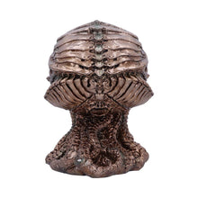 Laden Sie das Bild in den Galerie-Viewer, Bronze Cthulhu Skull Figurine  James Ryman 20cm  Resin Artwork Inspired by Cthulhu
