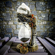 Laden Sie das Bild in den Galerie-Viewer, Mechanical Steampunk Hourglass Skeleton Sand Timer Industrial Gothic Ornament
