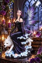Laden Sie das Bild in den Galerie-Viewer, Gothic Fairy with White Wolf Figurine 50cm Dark Fantasy Statue Ornament Decor
