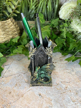 Laden Sie das Bild in den Galerie-Viewer, Fabulous Dragon Pen Pot Handcrafted Resin 11 cm Tall Fantasy Office-OsirisTradingUK
