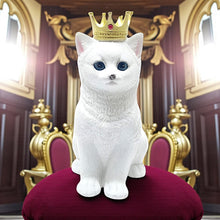 Laden Sie das Bild in den Galerie-Viewer, Majestic Royal Cat Figurine Regal White Feline Ornament Animal Sculpture  Decor
