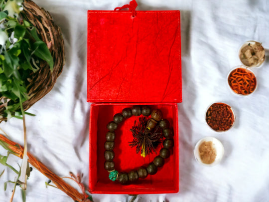 Tibetan Bodhi Seed Wrist Mala Bracelet, Authentic Handmade Buddhist Prayer Beads & Turquoise Marker, Encased in Unique Friendship Knot Box