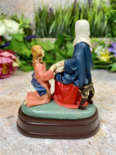 Laden Sie das Bild in den Galerie-Viewer, Saint Anne Teaching Mary Resin Statue, Hand-Painted Figurine, Inspirational Religious Decor, Christian Education Symbol-OsirisTradingUK
