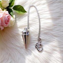 Laden Sie das Bild in den Galerie-Viewer, Metal Cone Pendulum + Om Charm Divination Tool Dowsing Healing Chakra Reiki
