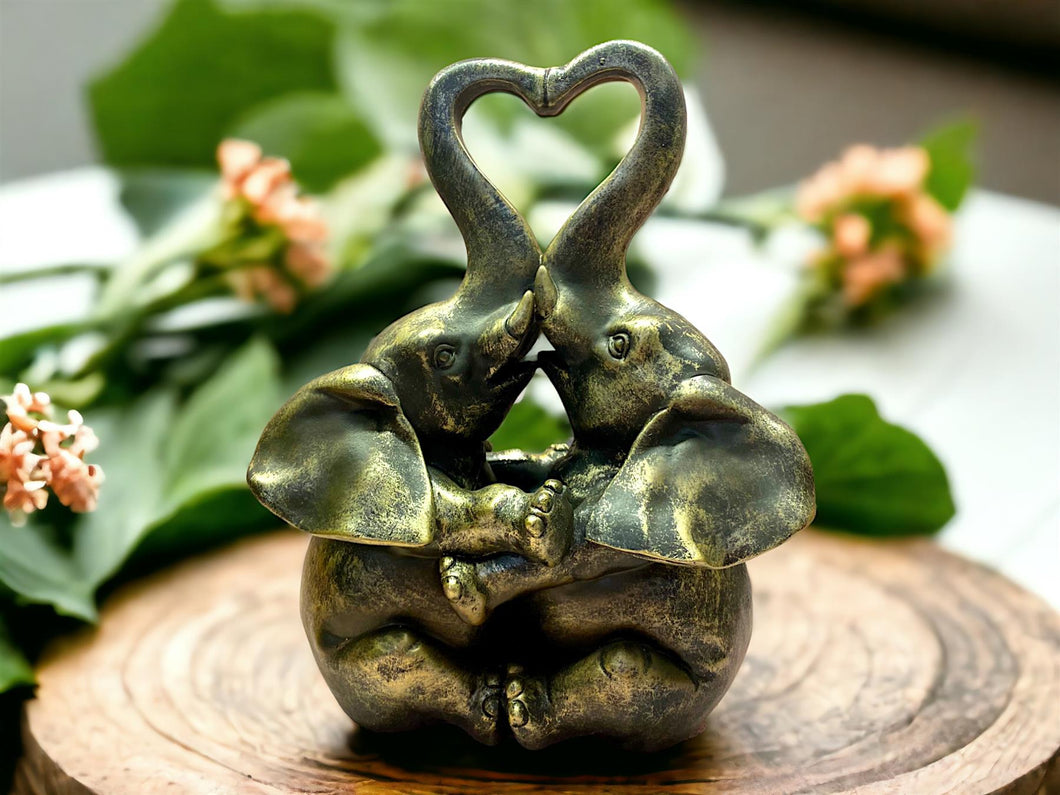 Love Entwined Elephants Statue, 24cm – Heart-Shaped Resin Elephant Couple for Romantic Home Decor