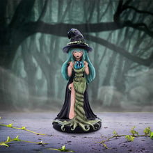 Laden Sie das Bild in den Galerie-Viewer, Sage Sugar &amp; Spice Witch Figurine 17.5cm – Mystica Green Witch Decor for Collectors Boxed
