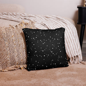 Kabuto Samurai Warrior Cushion – 18" x 18" Bold Japanese Armor Decor Pillow