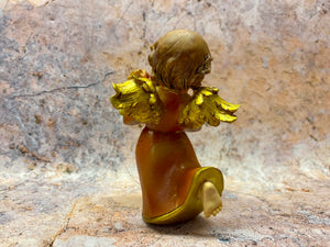 Angel with Flowers Resin Figurine, 10cm – Enchanted Floral Cherub, Delicate Tabletop Statue, Heavenly Decor, Angelic Bloom Ornament