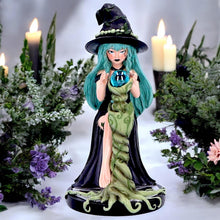 Laden Sie das Bild in den Galerie-Viewer, Sage Sugar &amp; Spice Witch Figurine 17.5cm – Mystica Green Witch Decor for Collectors Boxed
