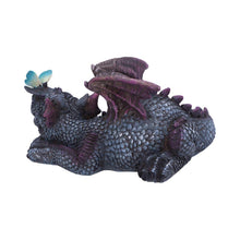 Laden Sie das Bild in den Galerie-Viewer, Whimsical Resin Dragon Collectible with Butterfly – Handcrafted 19cm Fantasy Decor
