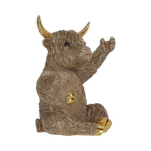 Laden Sie das Bild in den Galerie-Viewer, Highland Cow Wine Holder Bottle Rack Farmhouse Bar Decor Novelty Gift Display
