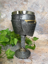 Laden Sie das Bild in den Galerie-Viewer, Exquisite Templar Helmet Medieval Style Goblet Handcrafted with Resin and Metal-OsirisTradingUK
