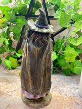 Laden Sie das Bild in den Galerie-Viewer, Enchanting Resin Witch Figurine with Skull and Staff, Mystical Sorceress Statue, Halloween Decor, Magical Fantasy Ornament-OsirisTradingUK
