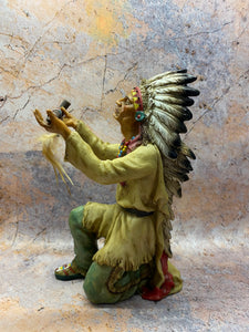 Native American Chief Statue with Peace Pipe - Cultural Heritage Figurine, Detailed Indigenous Art Decor, Collector&#39;s Item