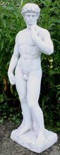 Laden Sie das Bild in den Galerie-Viewer, Michelangelo David Replica Garden Statue - Italian Style Stone Effect Ornament 86 cm
