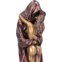 Laden Sie das Bild in den Galerie-Viewer, Metallic Reaper Hugging Woman Ornament Gothic Bronze Figurine 26cm Grim Reaper Statue
