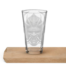 Load image into Gallery viewer, Kabuto Samurai Warrior Pint Glass – Bold Japanese Armor Design
