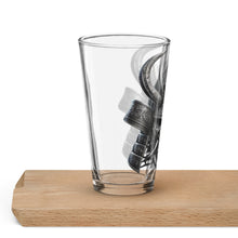 Load image into Gallery viewer, Kabuto Samurai Warrior Pint Glass – Bold Japanese Armor Design
