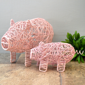 Pair of Abstract Wire Metal Pink Pigs Garden Ornaments Lawn Decor Country Home