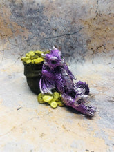 Charger l&#39;image dans la galerie, Purple Dragon Sculpture Fantasy Figurine Dragons Collection Made from Resin-OsirisTradingUK
