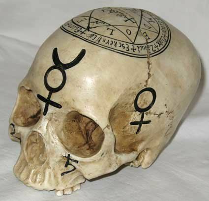 Mystic Skull Witchcraft Ocult Ornament Figure Present