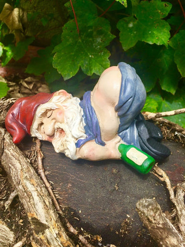 Gnome Drunk And Disorderly Garden Ornament Lawn Decoration Sculpture-OsirisTradingUK