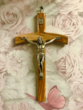 Laden Sie das Bild in den Galerie-Viewer, Olive Wood Crucifix Hanging Wall Cross Silver Metal Corpus Religious 20 cm-OsirisTradingUK
