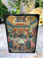 Laden Sie das Bild in den Galerie-Viewer, The Last Supper Jesus Christ Picture Hanging Icon Style Religious Wall Plaque-OsirisTradingUK
