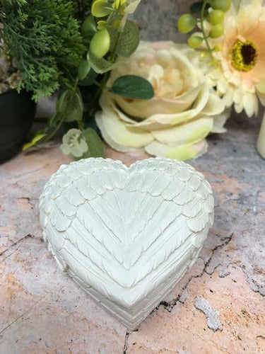 Beautiful Angel Wings Heart Shaped Box Keepsake Special Gift New Age-OsirisTradingUK