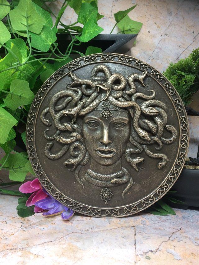 Bronze Effect Medusa Head Greek Mythology Wall Plaque Home Decoration Ornament