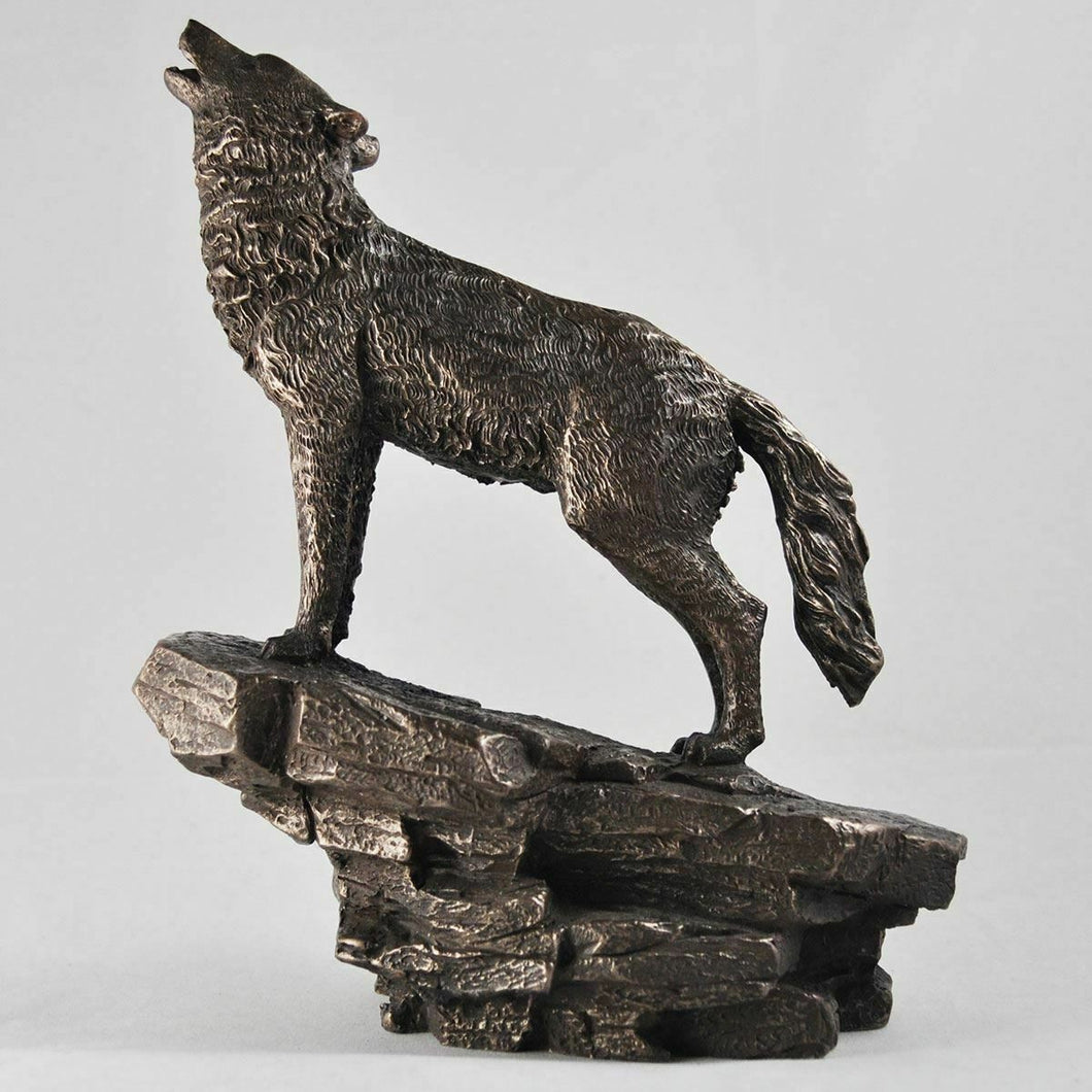 Howling Wolf Sculpture Statue Wolfs Gifts Gothic Figure Ornaments Figurines