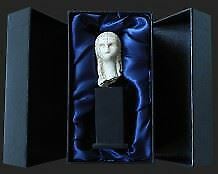 Load image into Gallery viewer, The Venus of Brassempouy Miniature Sculpture Museum Reproduction Statue Ornament
